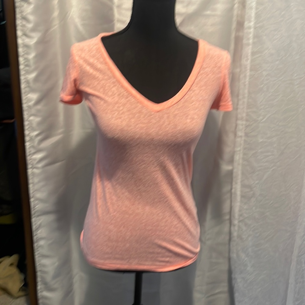American Eagle Outfitters tee NEW w/o tags size m